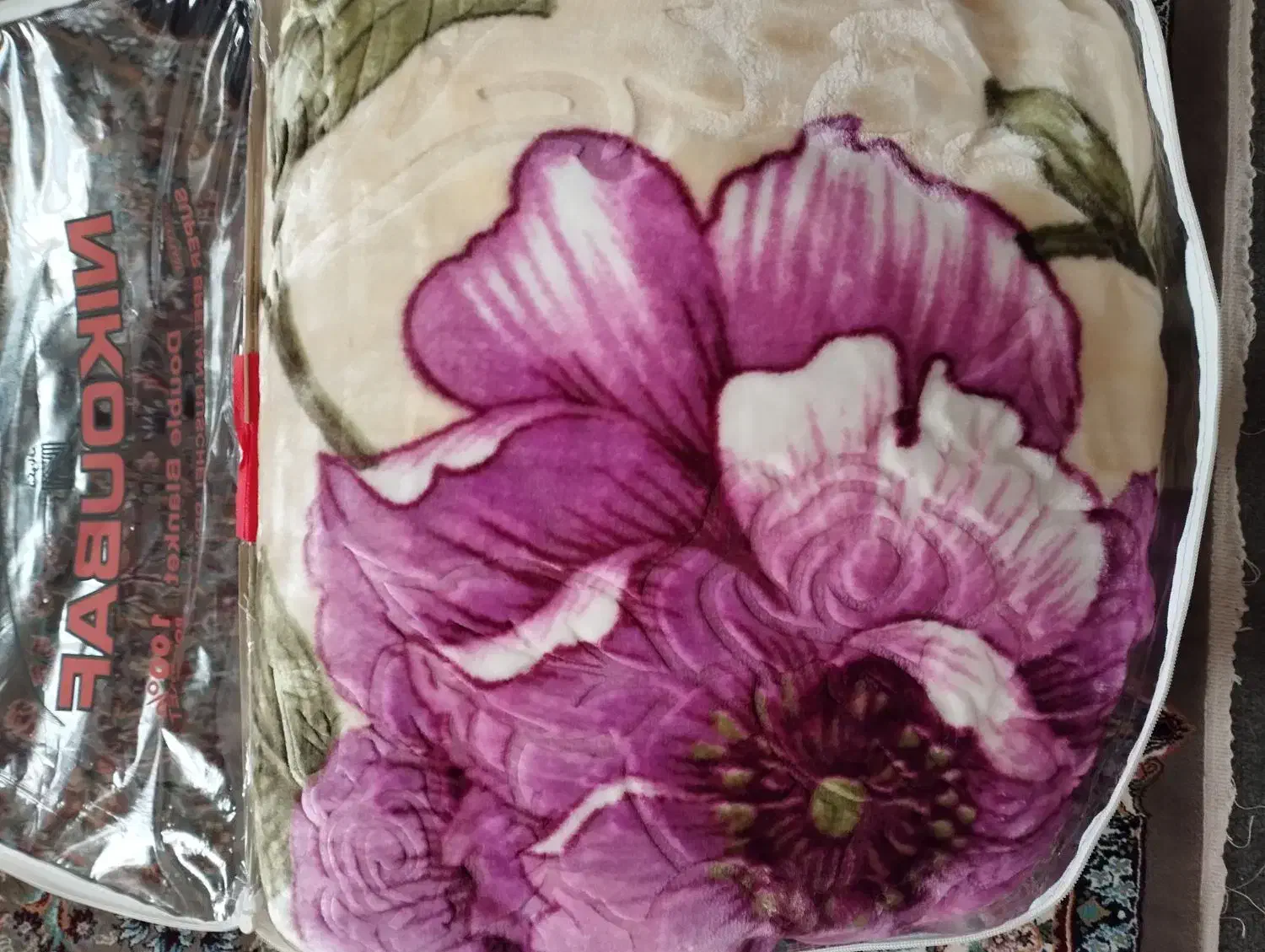 پتوی گلبافت دونفره طرح برجسته|رختخواب، بالش، پتو|ارومیه, |دیوار