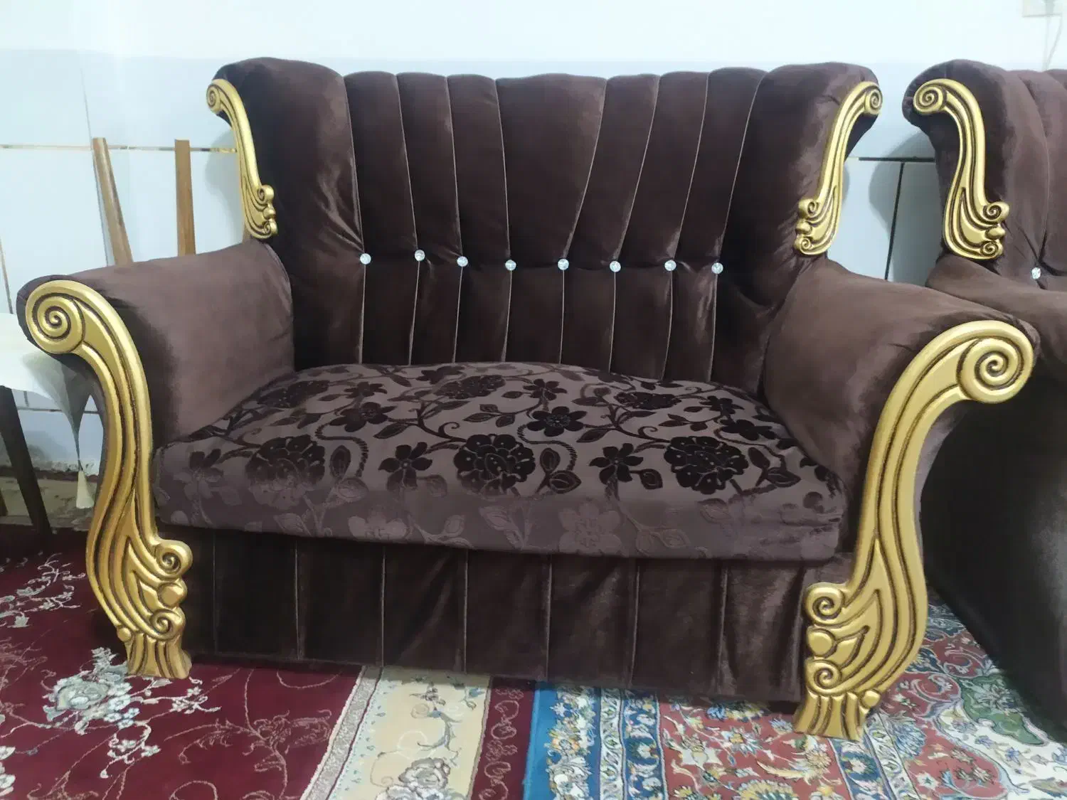 مبل ۷ نفره تمیز|مبلمان خانگی و میز عسلی|سمیرم, |دیوار