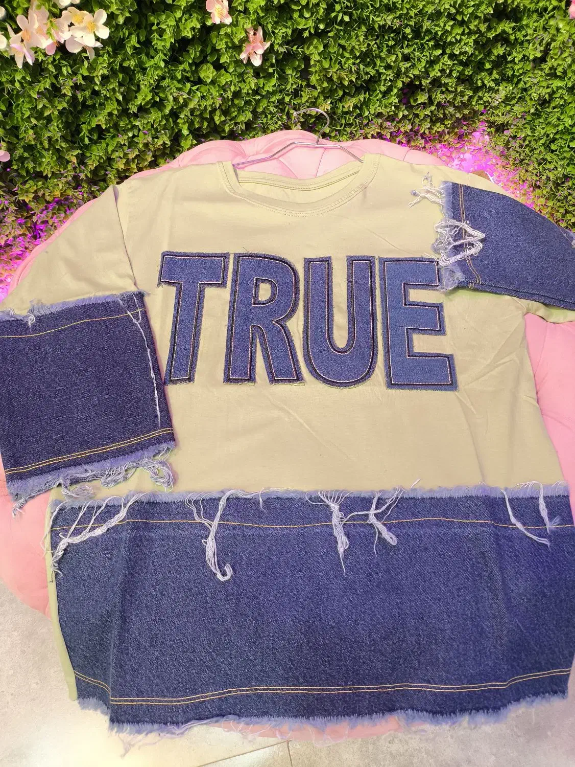 جین لش|لباس|کاشان, رجایی|دیوار