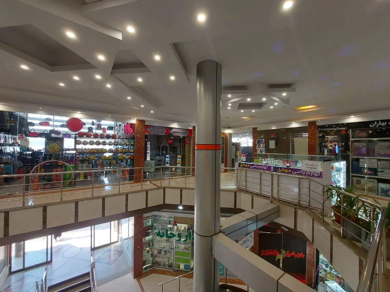 مغازه ۲۵ متری تابلوخور پاساژ ایران زمین فاز۲|اجارهٔ مغازه و غرفه|پردیس, فاز ۲|دیوار