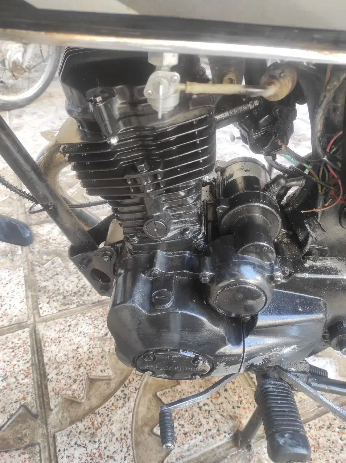 موتور|موتورسیکلت|هرسین, |دیوار