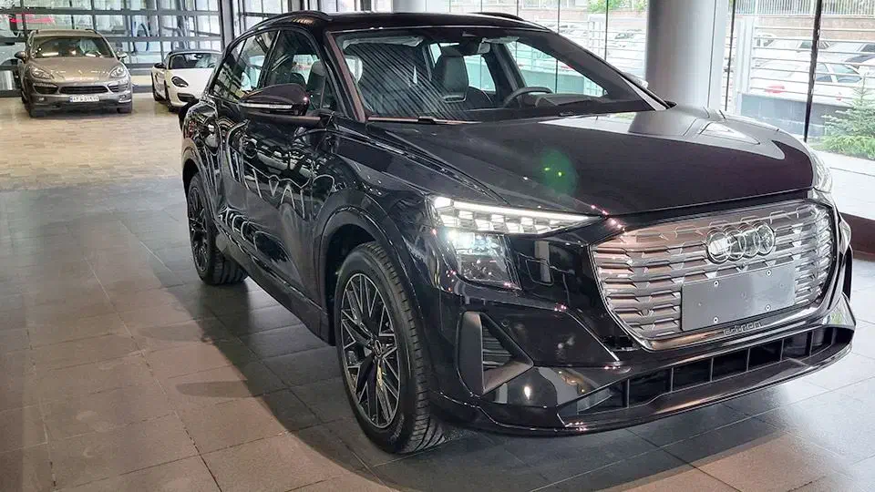 Audi q5 2024 مشکی|خودرو سواری و وانت|قم, زنبیل آباد|دیوار