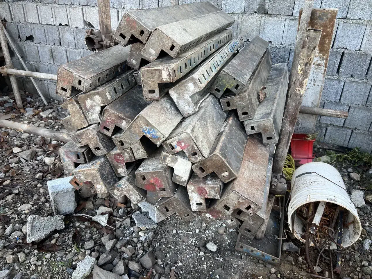 قالب فلزی|مصالح و تجهیزات ساختمان|رویان, |دیوار