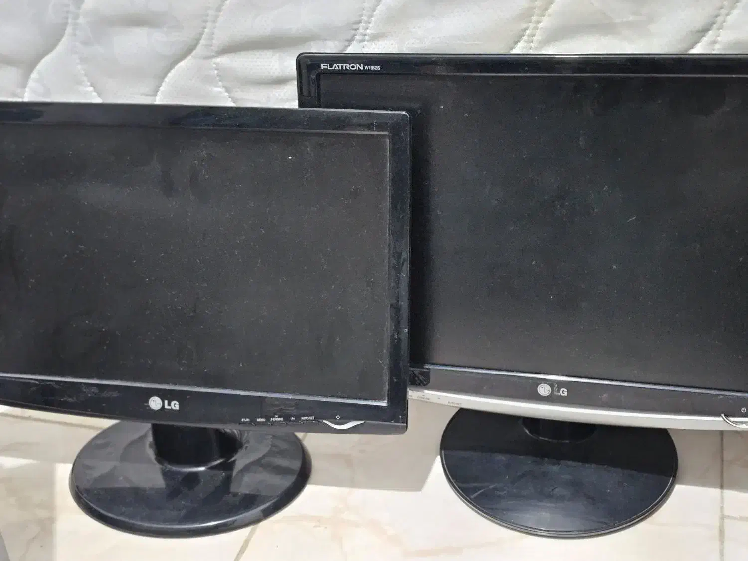 سه تا مانیتور و دوتا کیس اداری فوق سالم|رایانه رومیزی|دزفول, |دیوار