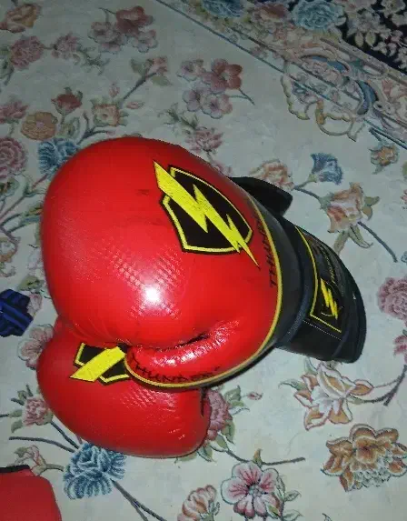 دستکش بوکس و لوازم رزمی توافقی|تجهیزات ورزشی|قم, باغ شریفی|دیوار