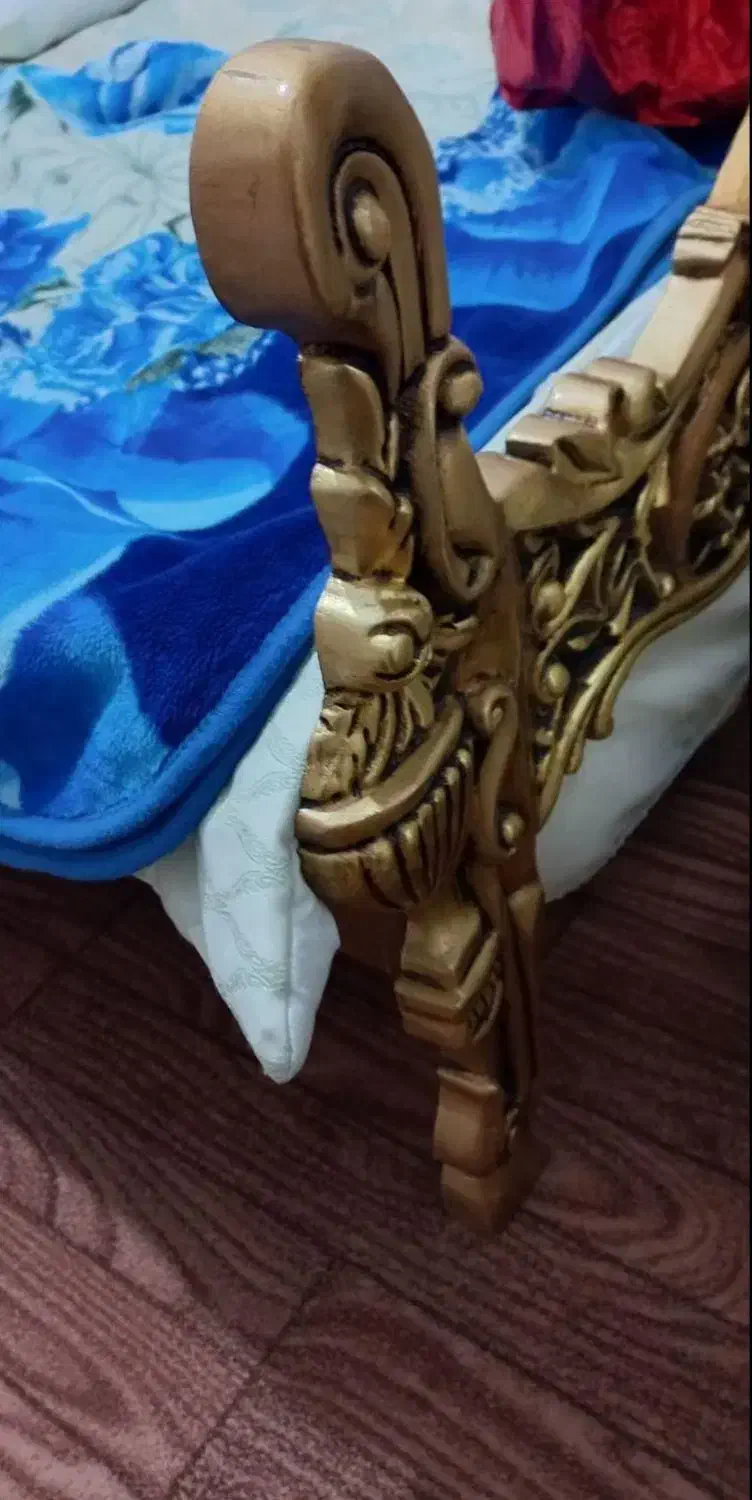 تخت سلطنتی سالم وتمیز نونو مناسب جهیزیه|تخت و سرویس خواب|تهران, باغ فیض|دیوار