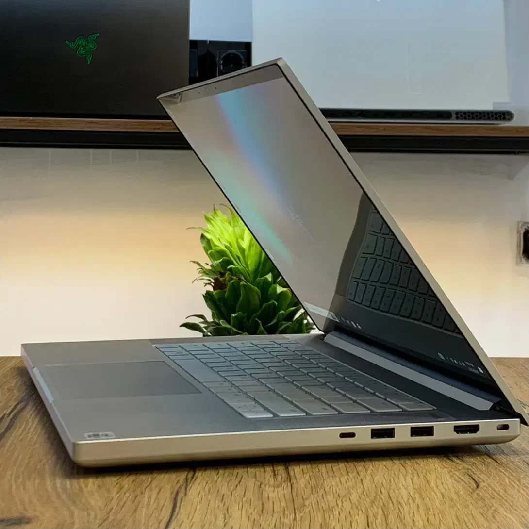 لپ‌تاپRazer Blade 15OLED/زیبا قدرتمند خاص و کمیاب|رایانه همراه|مشهد, ارشاد|دیوار