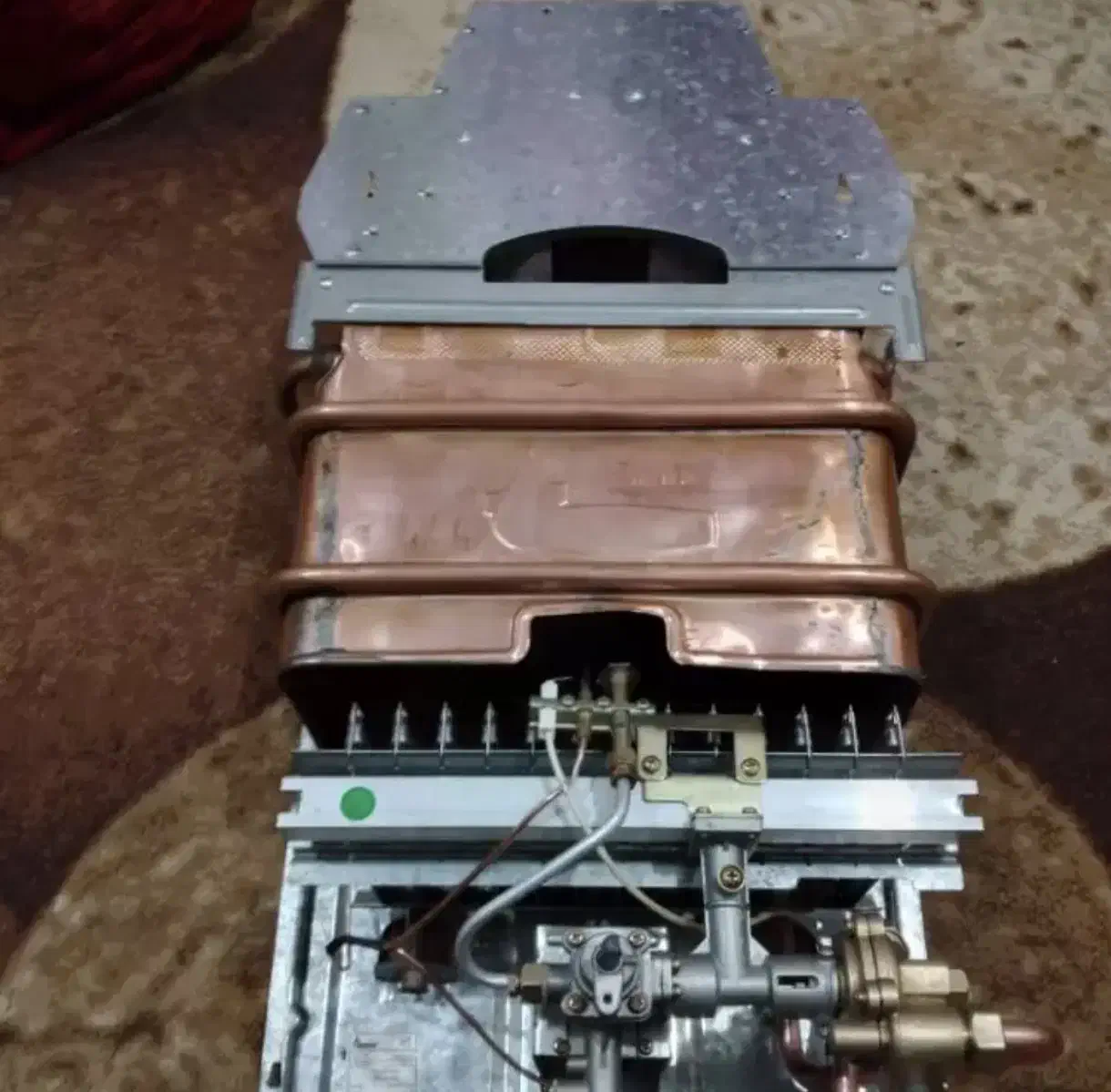 تعمیر و سرویس آبگرمکن بوتان و مخزن دار|آبگرمکن، پکیج، شوفاژ|برازجان, |دیوار