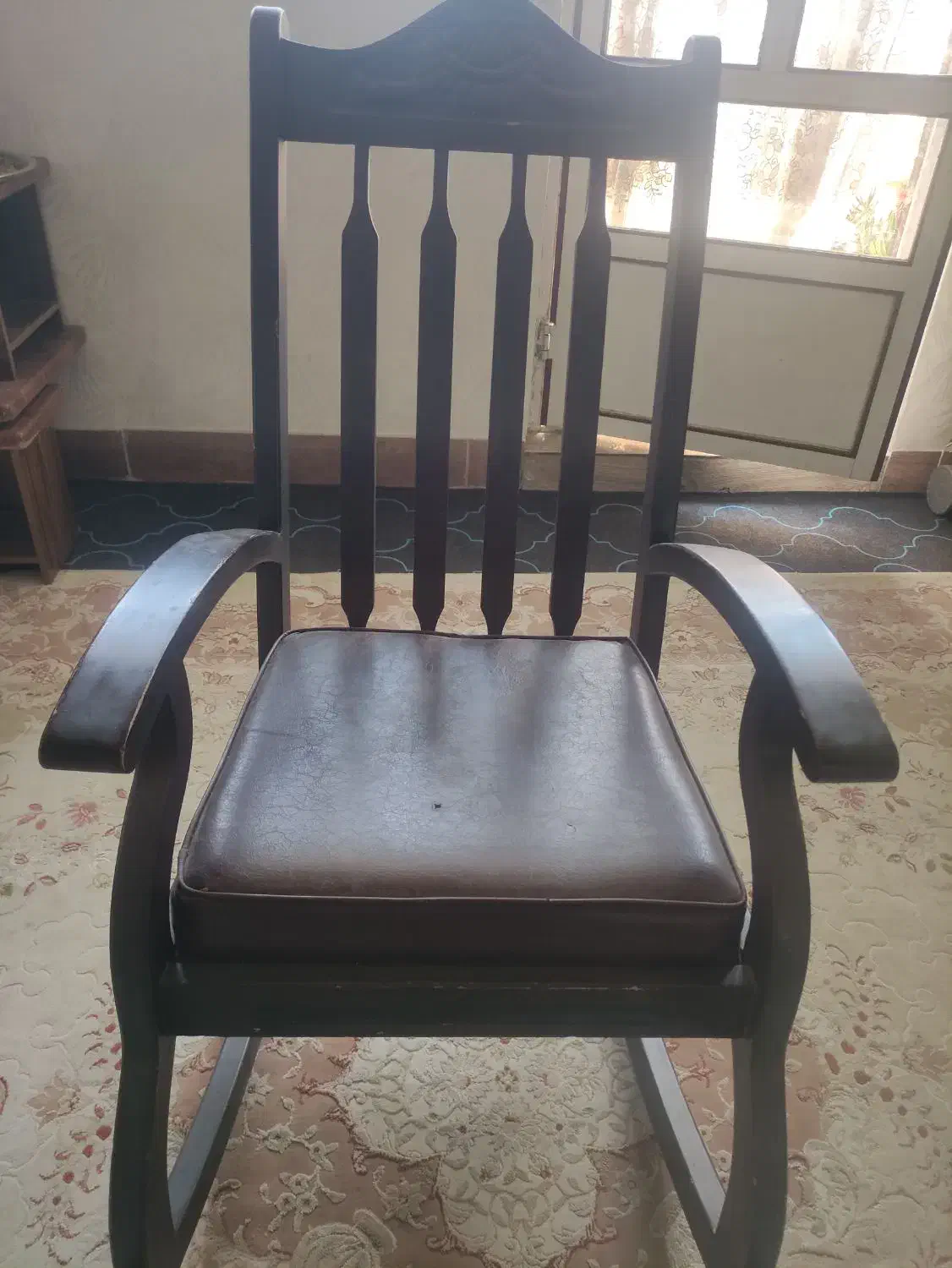 صندلی مادربزرگ|صندلی و نیمکت|نجفآباد, گلدشت|دیوار