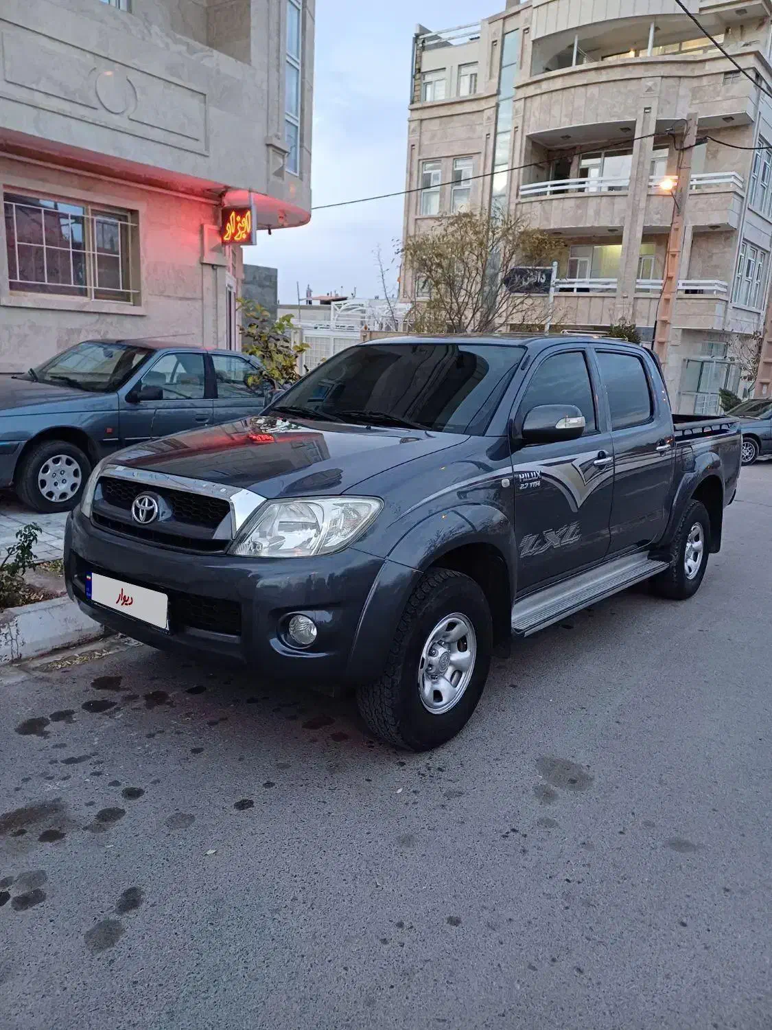 تویوتا هایلوکس ۲۰۱۰|خودرو سواری و وانت|مشهد, کوه سنگی|دیوار