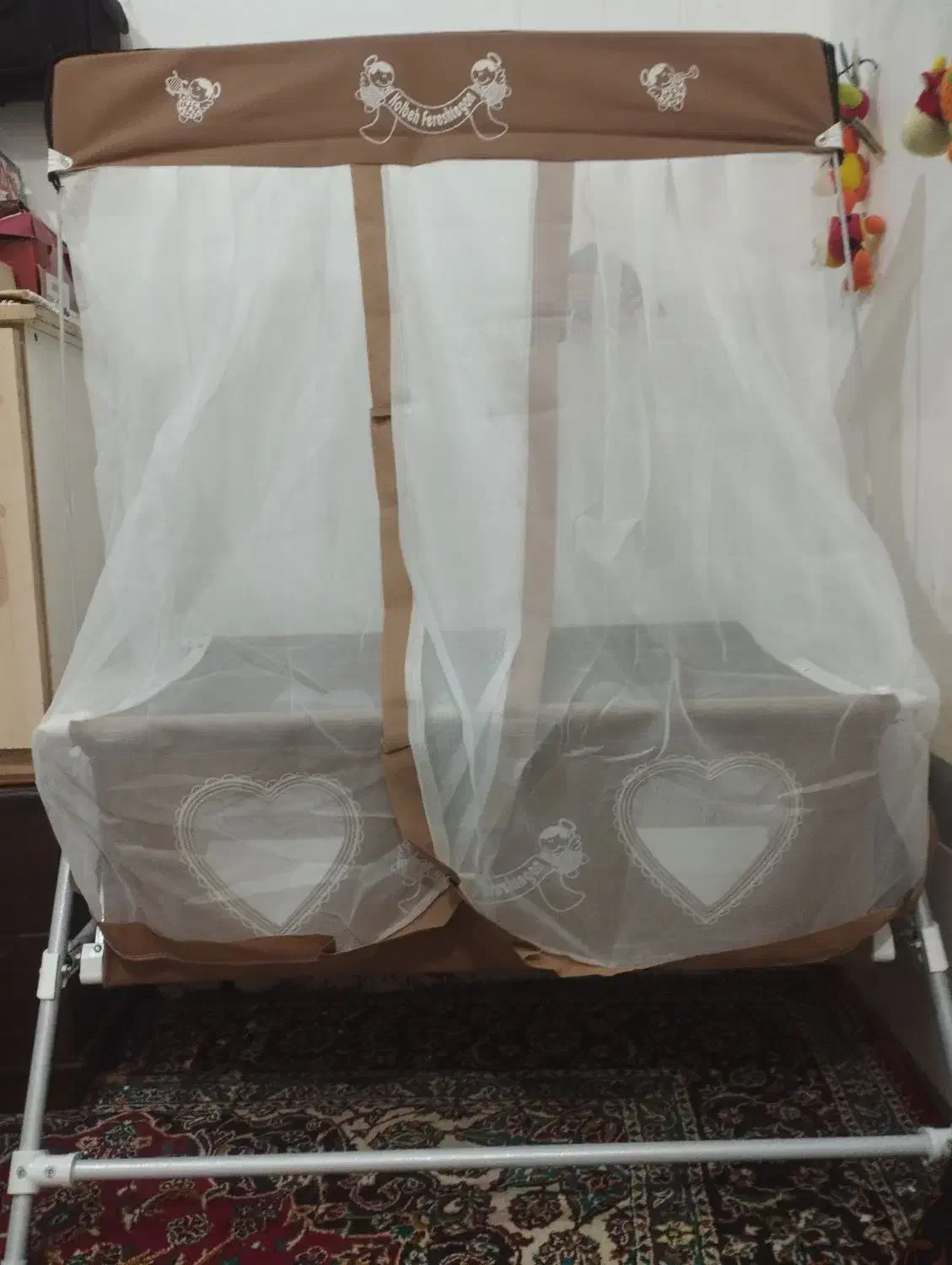 گهواره کودک|تخت و صندلی بچه|آستانه اشرفیه, |دیوار