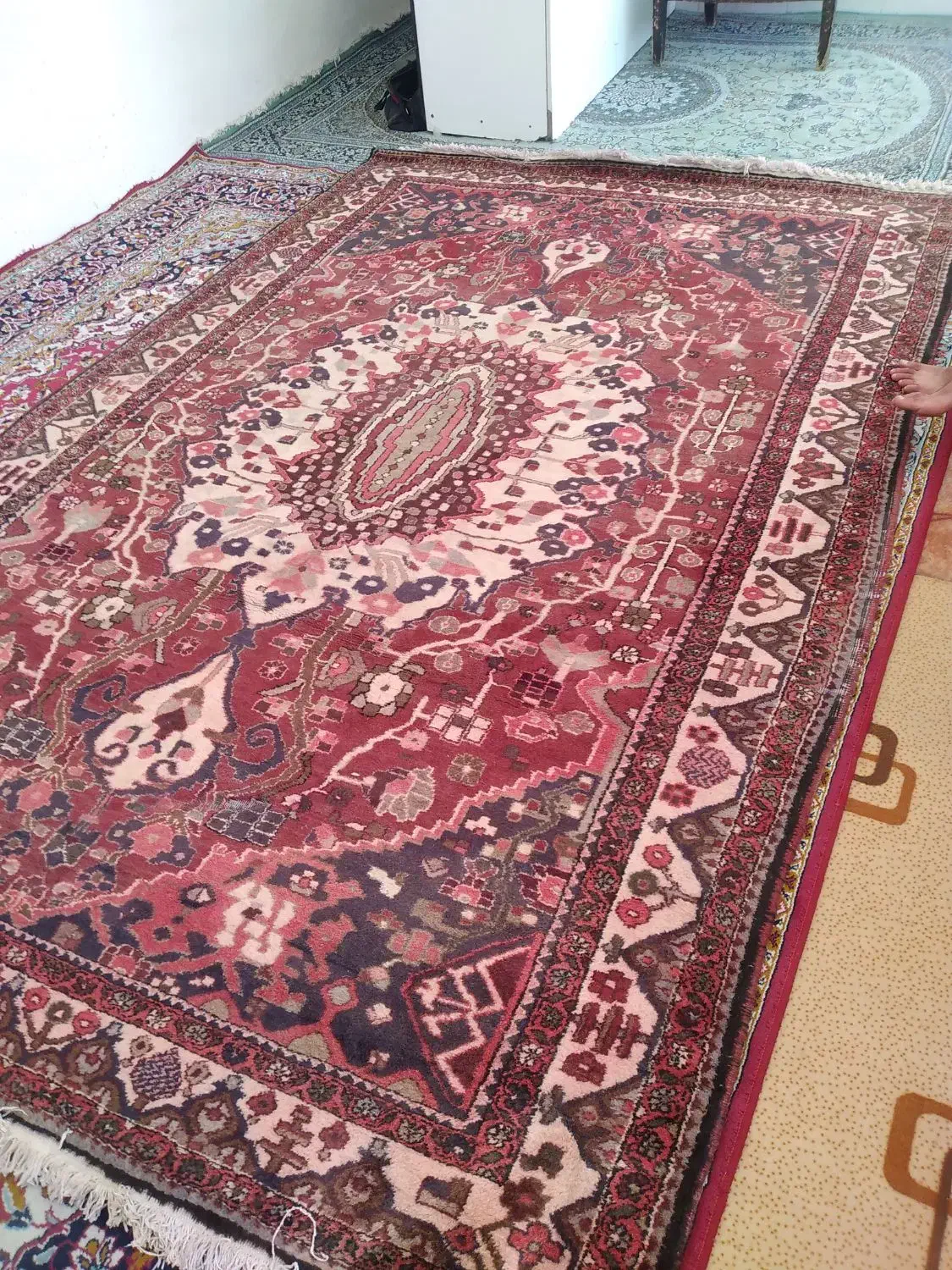 ۲عددفرش دست بافت .زیبا ونوع|فرش|اصفهان, خانه اصفهان|دیوار