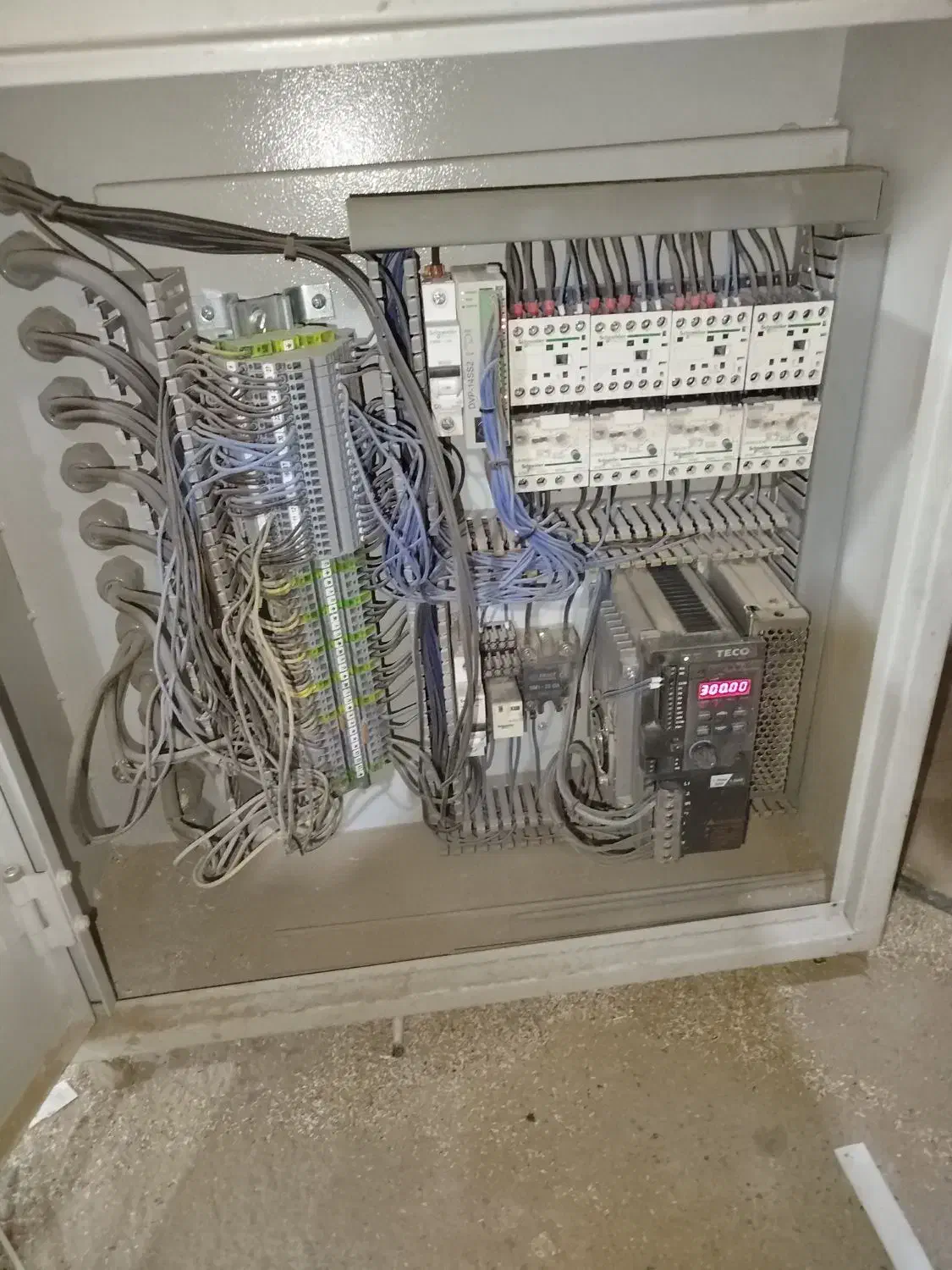 دستگاه لبه چسبان دورکن پمپ باد|ماشین‌آلات صنعتی|نیشابور, باغرود|دیوار