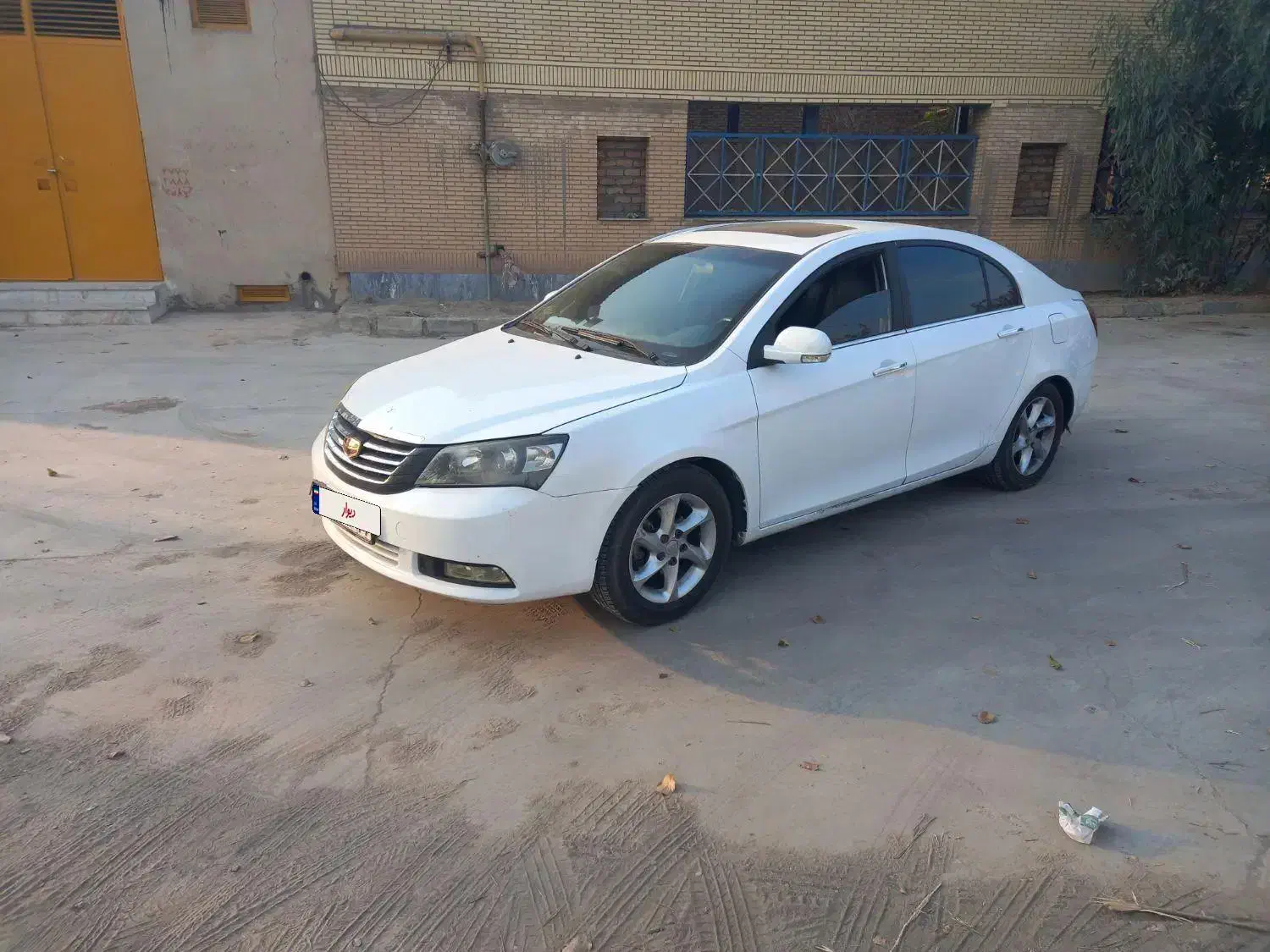 جیلی امگرند۷ مدل ۲۰۱۴ اتومات بی رنگ|خودرو سواری و وانت|ساوه, |دیوار