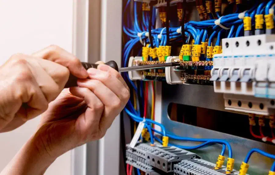 برقکار ساختمان|خدمات پیشه و مهارت|بندر کنگان, |دیوار