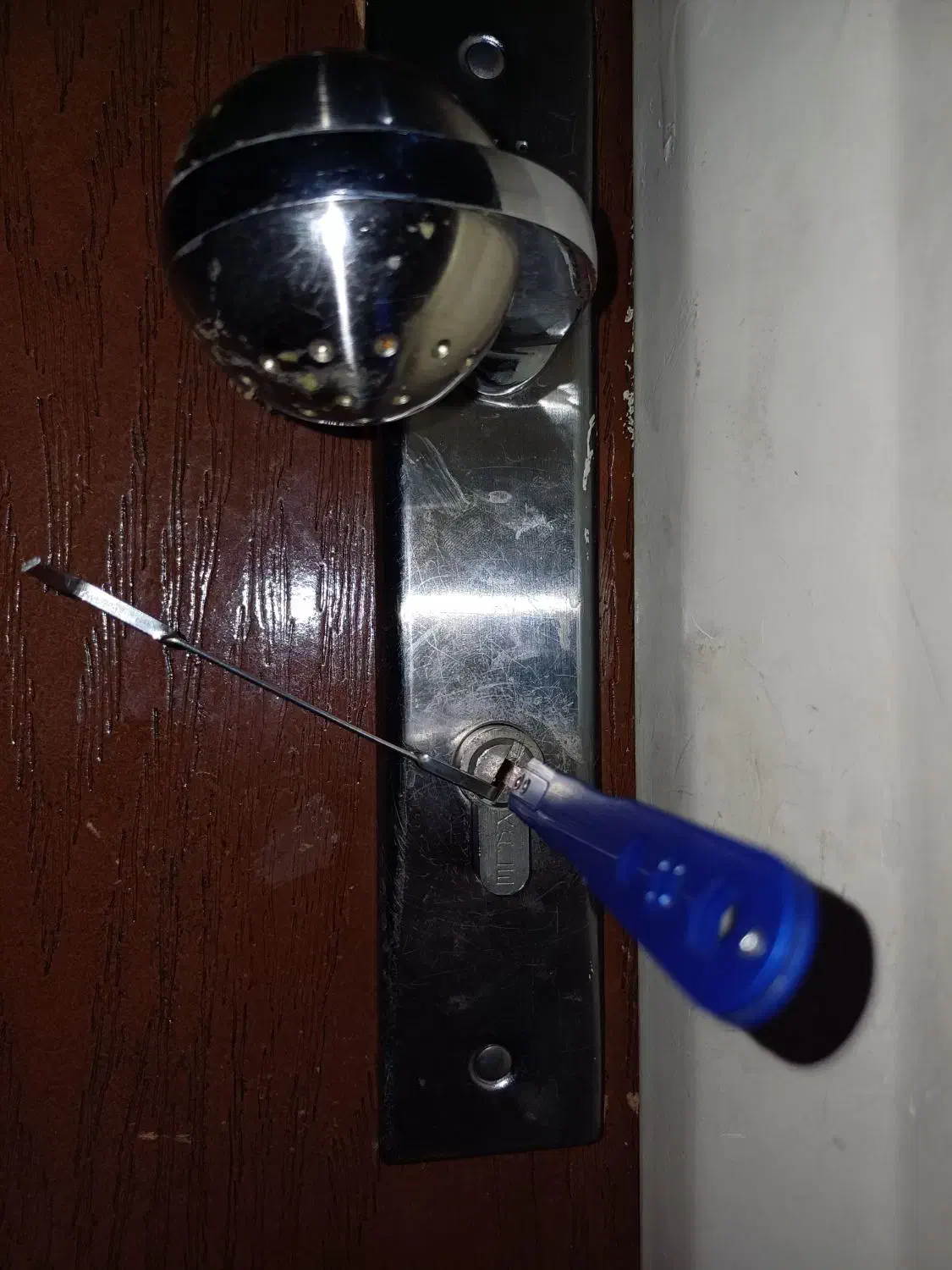 کلید سازی شبانه روزی انقلاب منیریه سلسبیل کل تهران|خدمات پیشه و مهارت|تهران, منیریه|دیوار