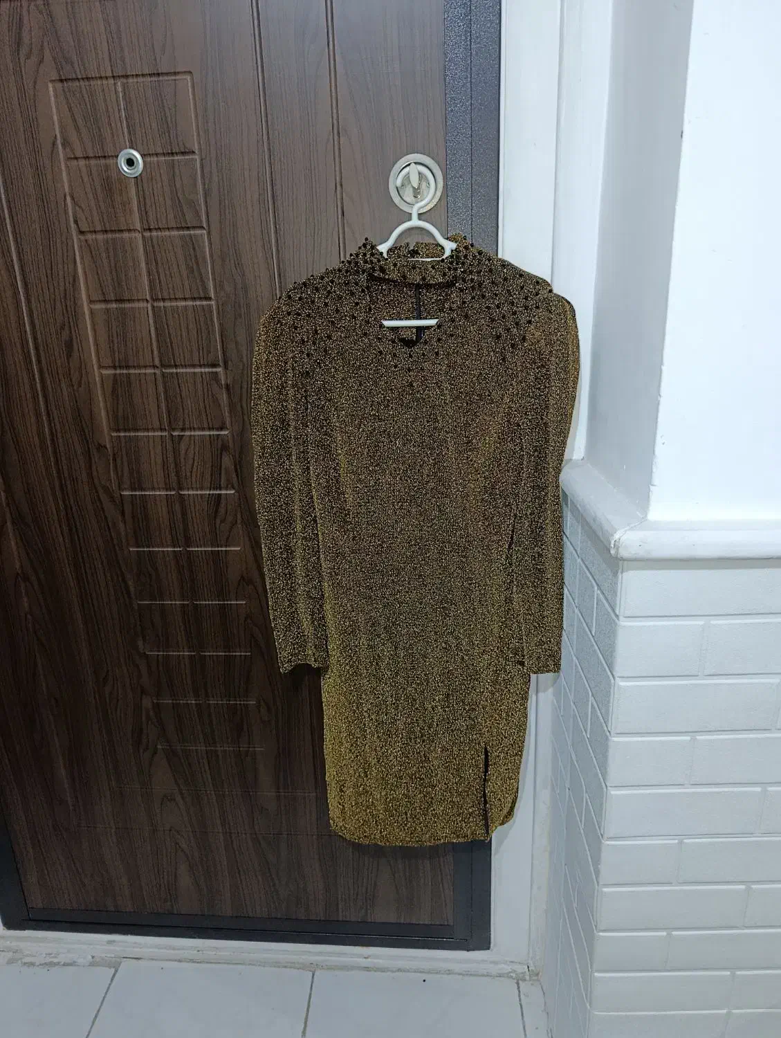 لباس مجلسی|لباس|مشکین‌دشت, |دیوار