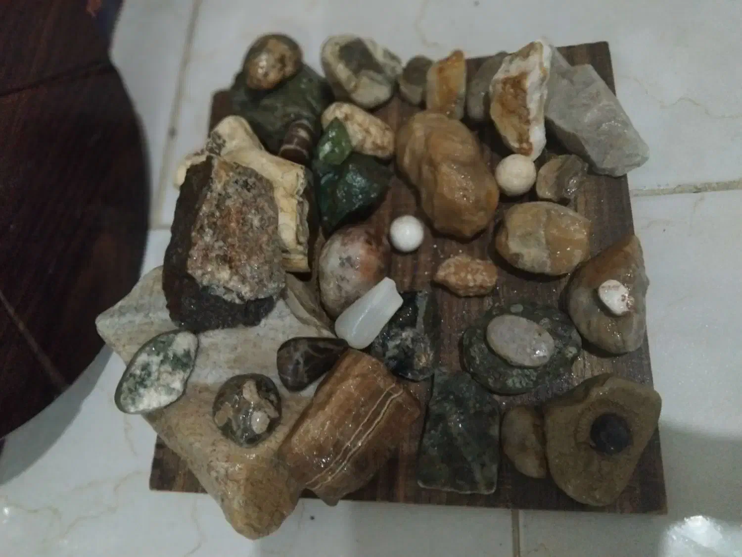 سنگهای نیمه قیمتی|کلکسیون اشیاء عتیقه|گرگان, |دیوار