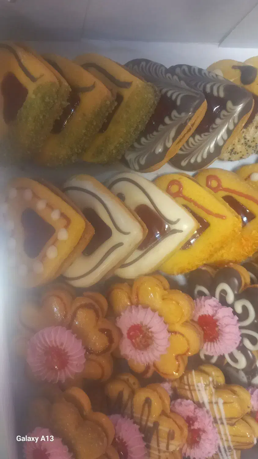 استخدام قناد برا شیرینی پزی|استخدام خدمات فروشگاه و رستوران|ماهنشان, |دیوار