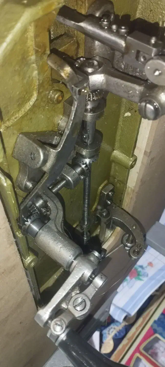 فروشی|چرخ خیاطی و ریسندگی|ایرانشهر, |دیوار