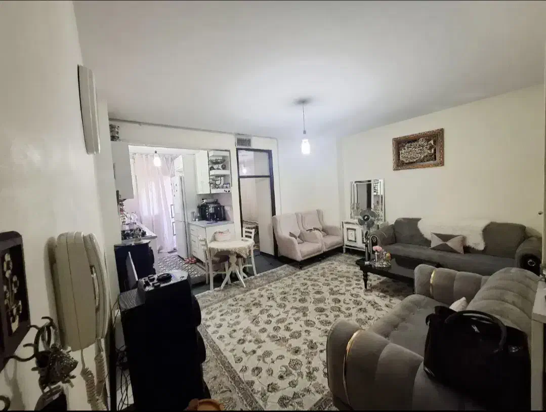 آپارتمان قولنامه ای بسیار تمیز گلستان میلان ۱۲|فروش آپارتمان|گلستان (تهران), |دیوار