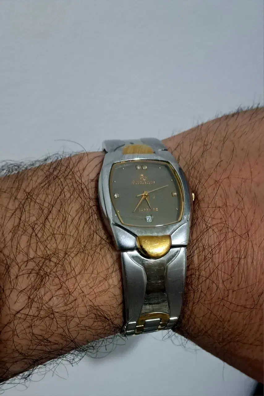 رومانس اصل|ساعت|سنندج, |دیوار