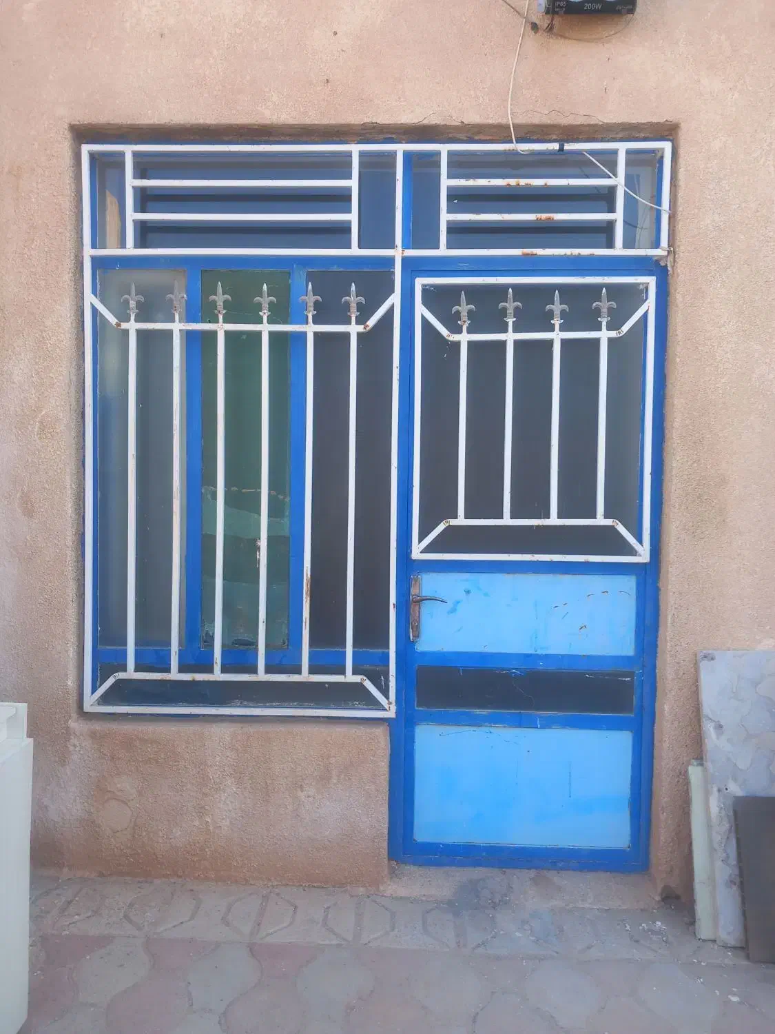 در و پنجره|مصالح و تجهیزات ساختمان|بوژگان, |دیوار