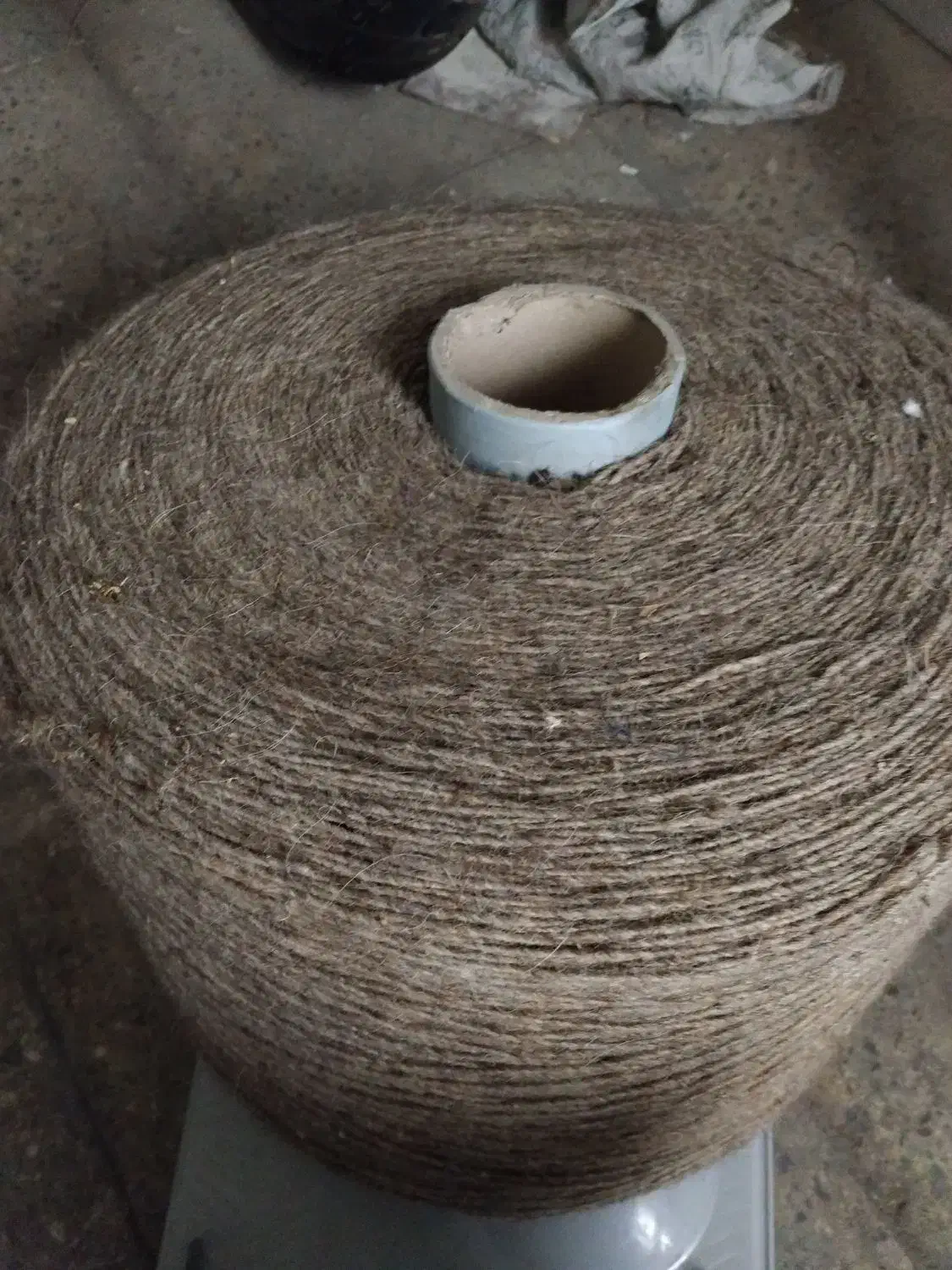 نخ برای بافت قالی میباشد اطلاعی ازش ندارم|لوازم خیاطی و بافتنی|اصفهان, شاه پسند|دیوار