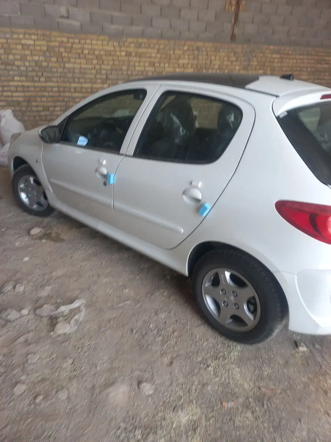 ۲۰۷|خودرو سواری و وانت|قروه, |دیوار