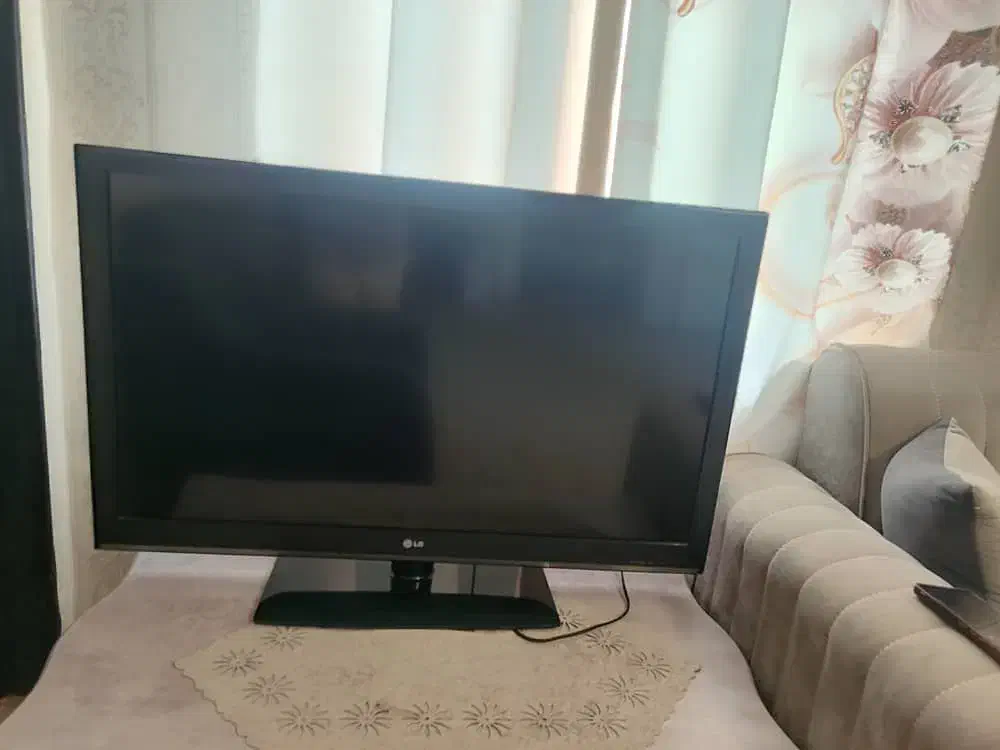 تلویزیون ال جی ۴۲ اینچ ای سی دی|تلویزیون و پروژکتور|رشت, پیرکلاچای|دیوار