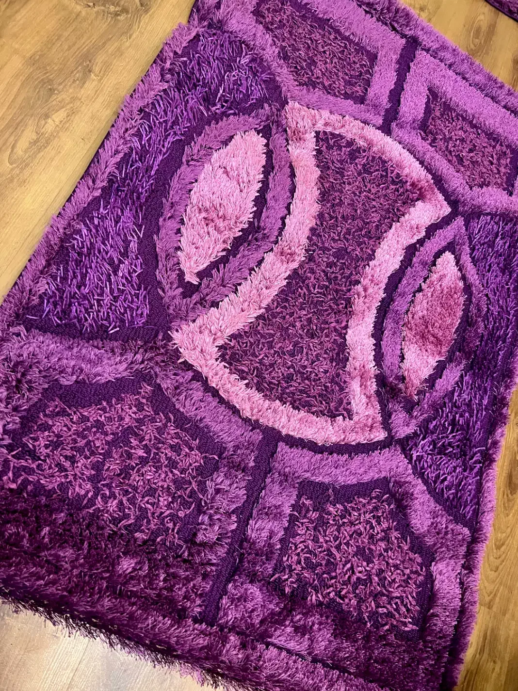 قالیچه ماکارانی(شگی) مرسدس تُرک نو|فرش|مشهد, شهید رضوی|دیوار