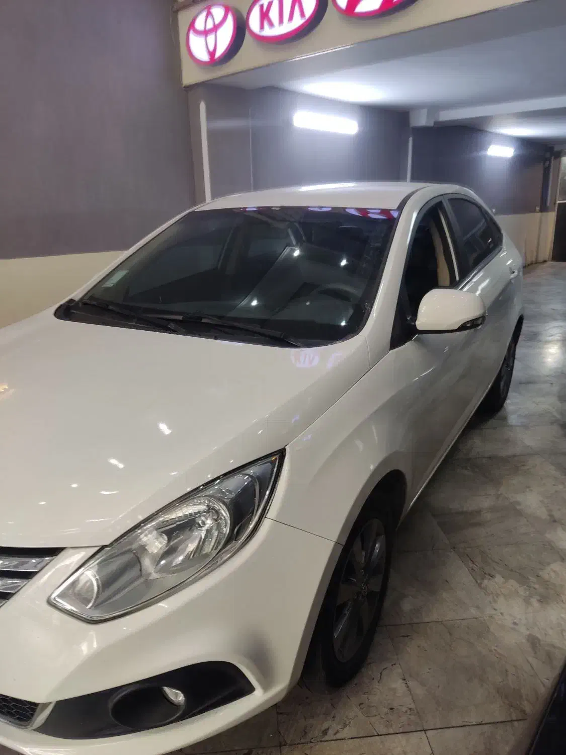 جکj4 سفید 1403|خودرو سواری و وانت|کرج, مهرویلا شمالی|دیوار