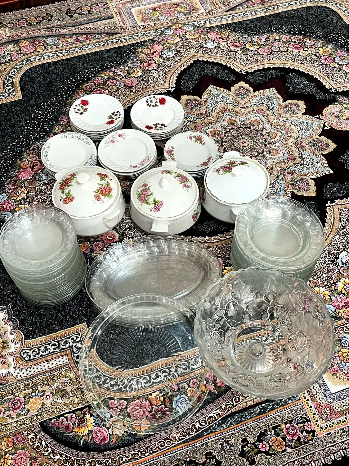 ظروف شیشه ای و چینی  تمیز بدون شکستگی|ظروف سرو و پذیرایی|مرند, |دیوار