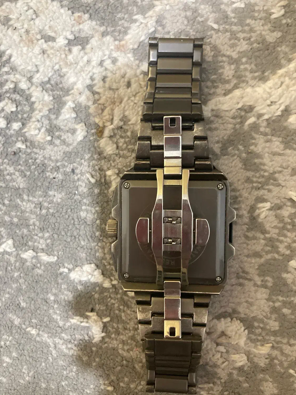 ساعت KMT|ساعت|کرج, اصفهانی‌ها|دیوار