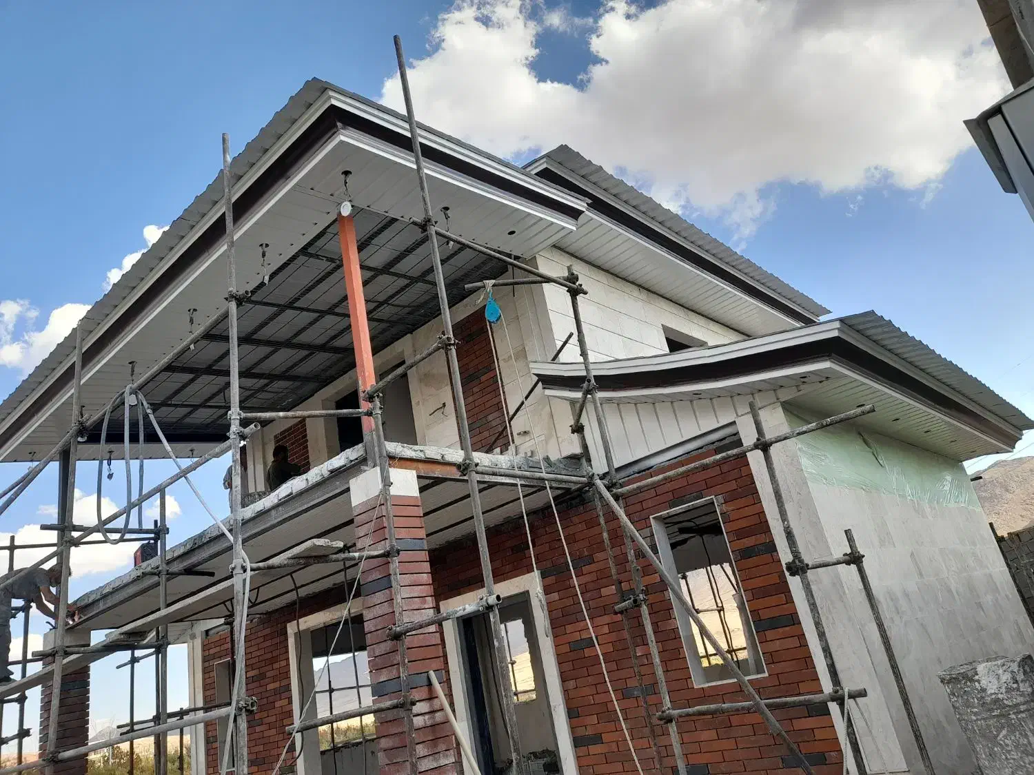 رنگ کاری ونقاشی ساختمان ورنگ کاری شیروانی نما لنبه|خدمات پیشه و مهارت|دماوند, دماوند|دیوار