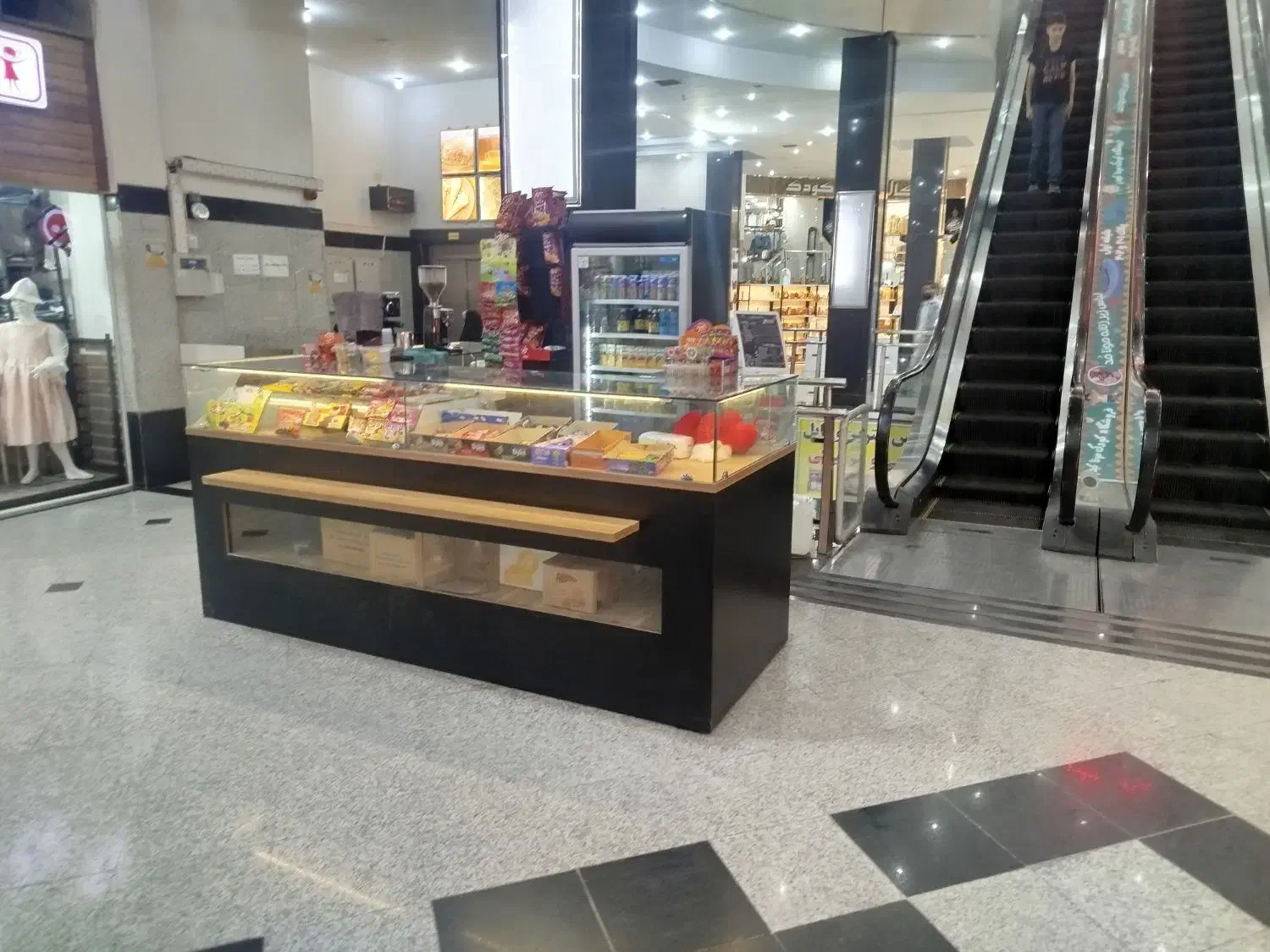 کانتر سوپر مارکت، دَکه|فروشگاه و مغازه|قم, صفائیه|دیوار