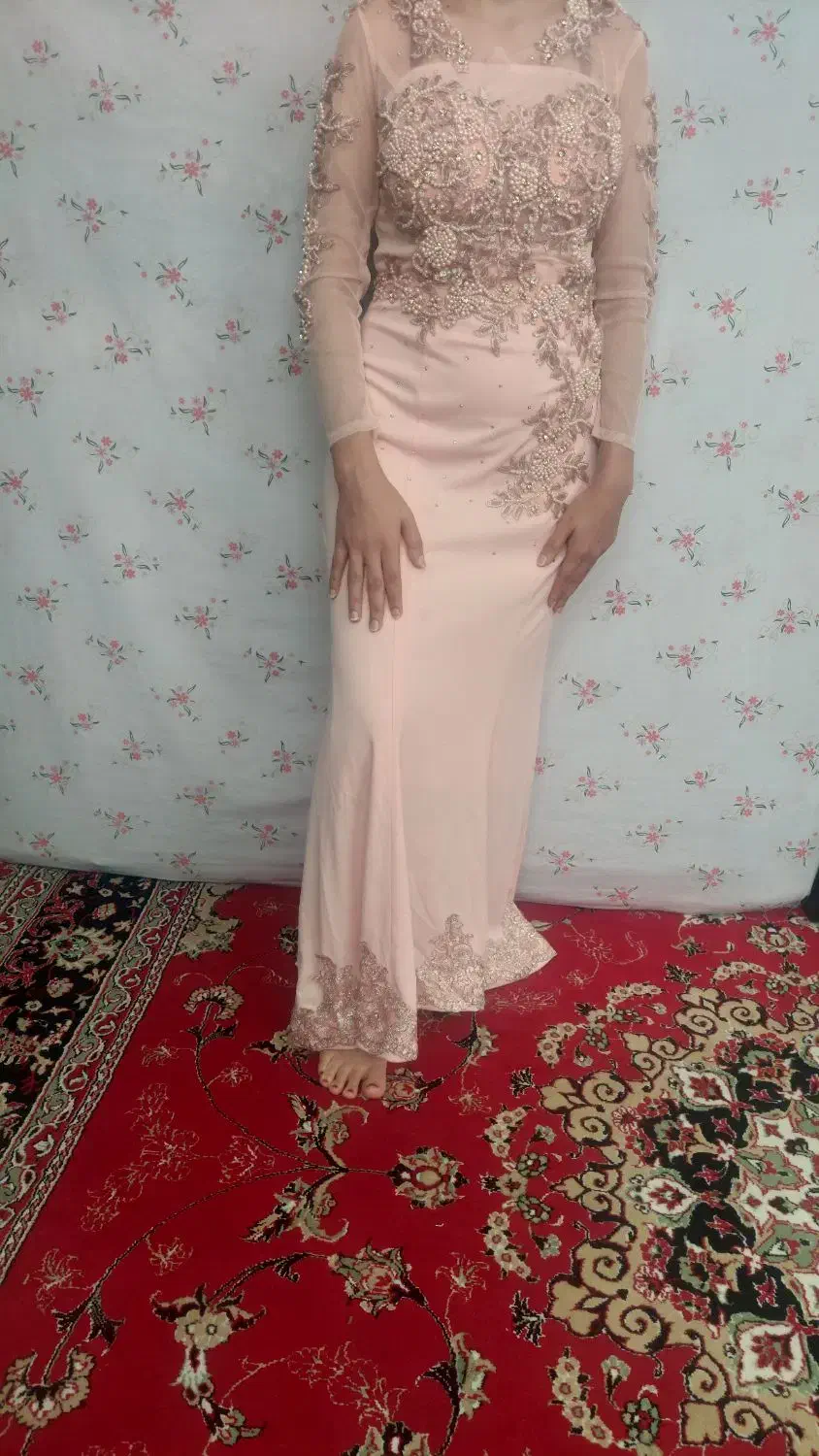 لباس مجلسی|لباس|بهارستان, |دیوار