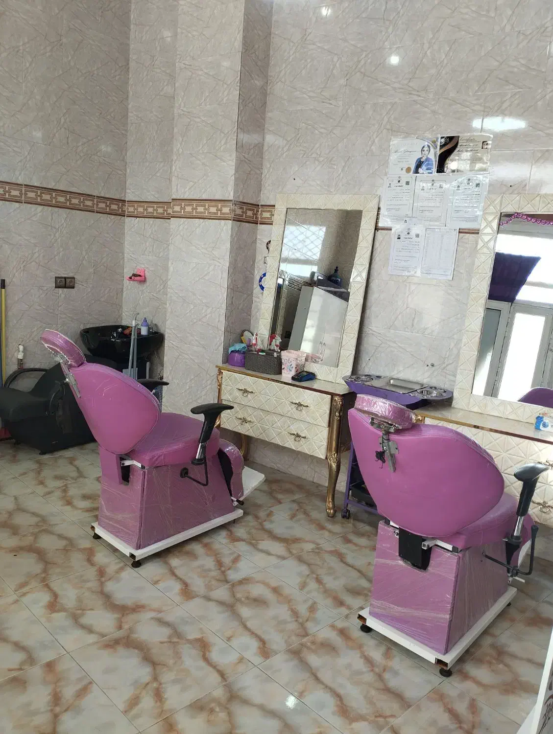 سالن زنانه|آرایشگاه و سالنهای زیبایی|بانه, |دیوار