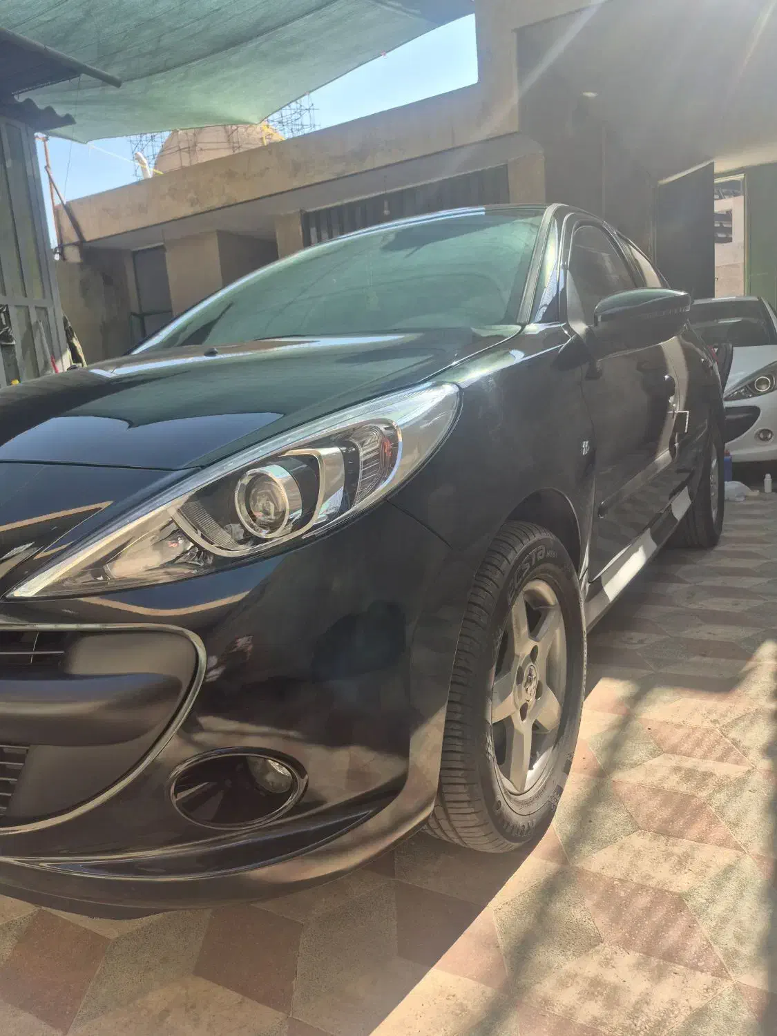 فروش ۲۰۷ سقف شیشه ای مدل ۱۴۰۱ بی نقطه|خودرو سواری و وانت|شیراز, ترمینال باربری|دیوار