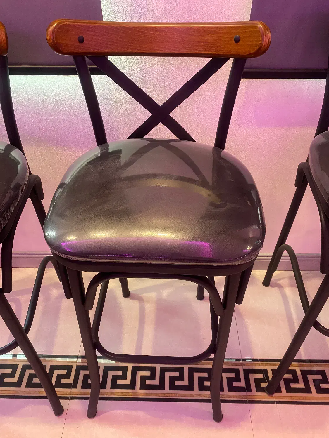 صندلی و میز بار سفارشی ساز|میز و صندلی غذاخوری|بومهن, |دیوار