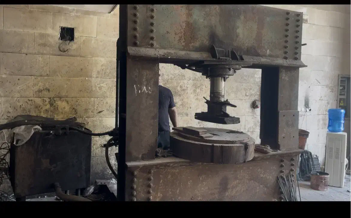 پرس اهن ۲۰۰تن|ماشین‌آلات صنعتی|اهواز, بازار آهن|دیوار