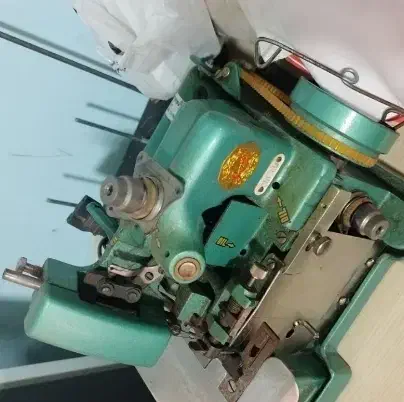 چرخ صنعتی موتور سنگین و سردوز پروانه|چرخ خیاطی و ریسندگی|رشت, باهنر|دیوار