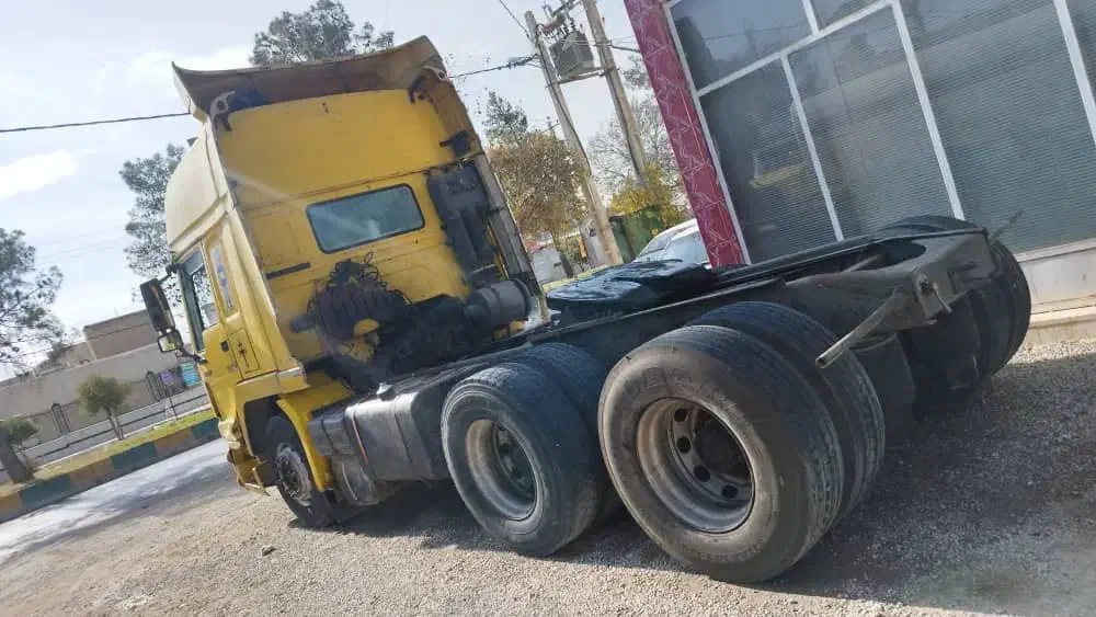 کشنده هوو مدل ۲۰۰۶|خودرو سنگین|شیراز, باغ تخت|دیوار