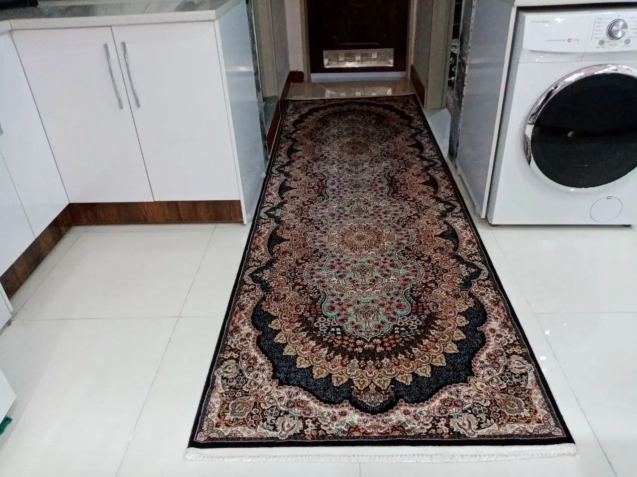 کنار فرشی|فرش|سبزوار, باهنر|دیوار