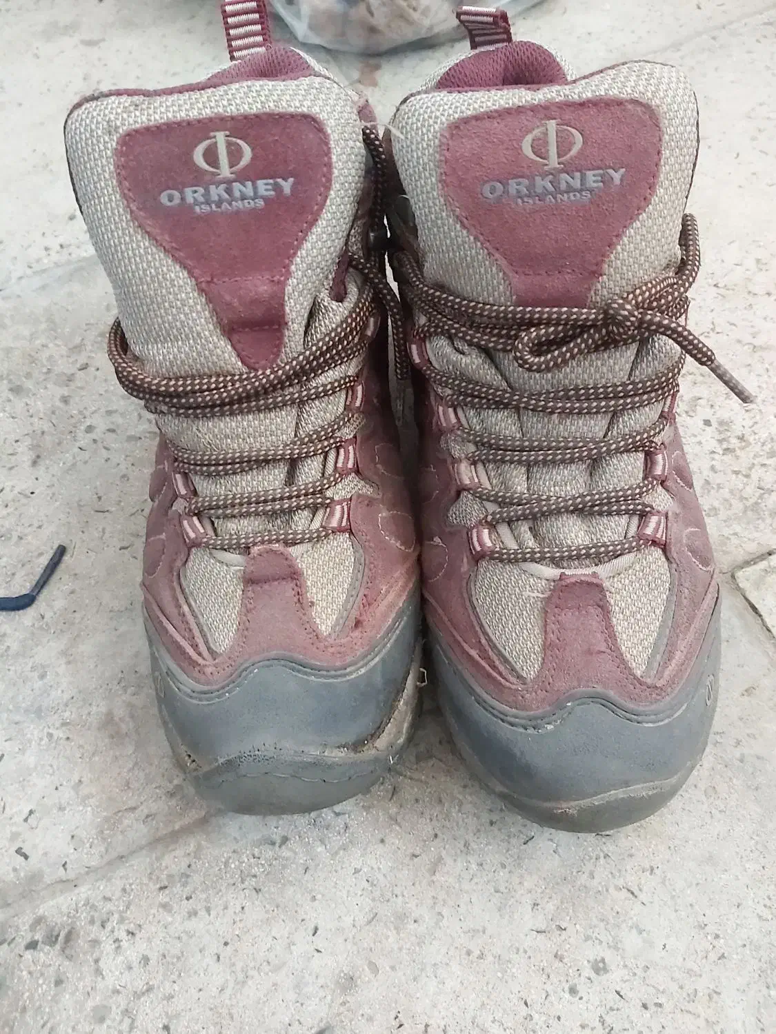 کفش کوهنوردی اصل سایز ۳۸ یا ۳۸ و نیم در حدنو|کیف، کفش، کمربند|اندیشه, اندیشه فاز ۴|دیوار