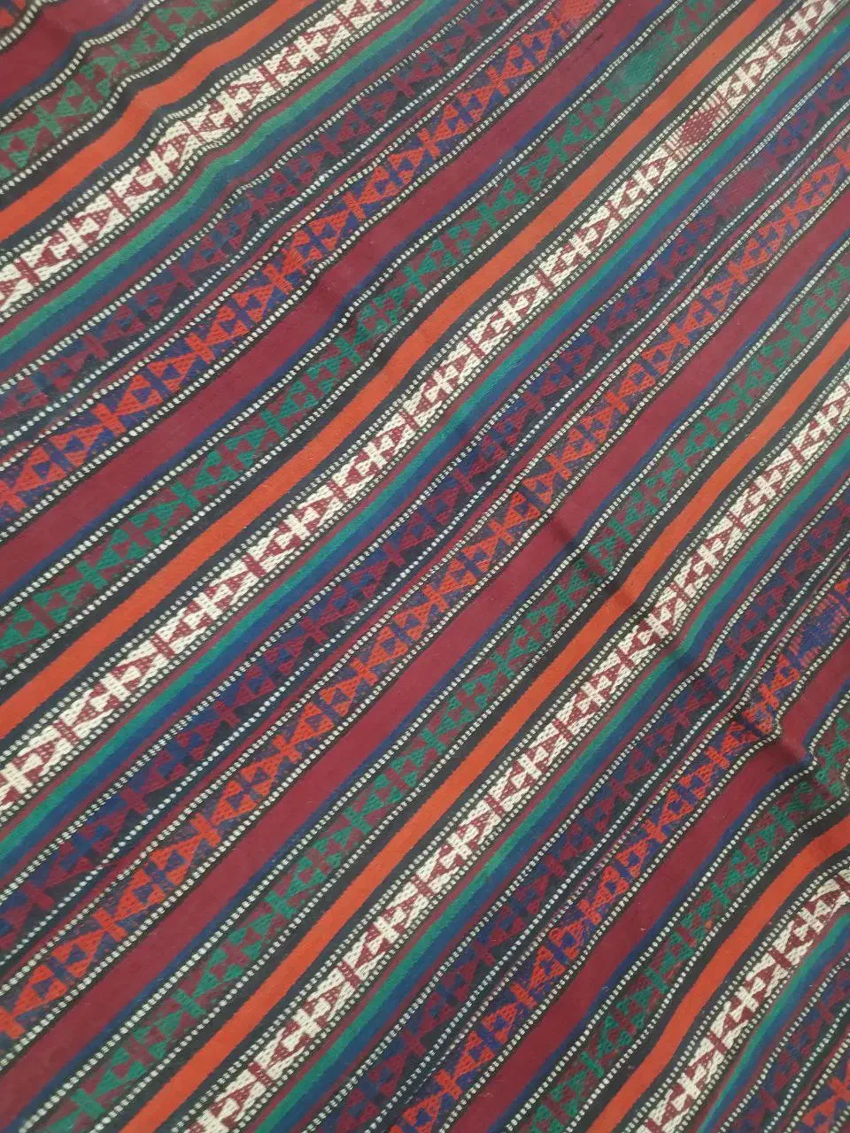 جاجیم|گلیم، جاجیم، گبه|عجب شیر, |دیوار