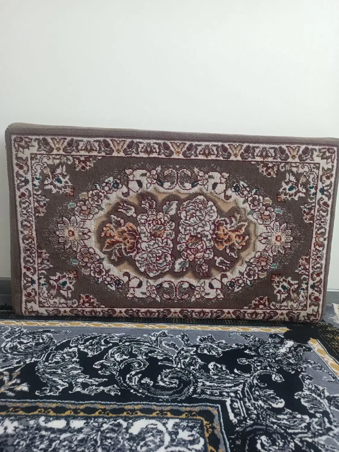 فروش یک جفت پشتی سالم|پشتی|شیراز, شهرک ترکان|دیوار