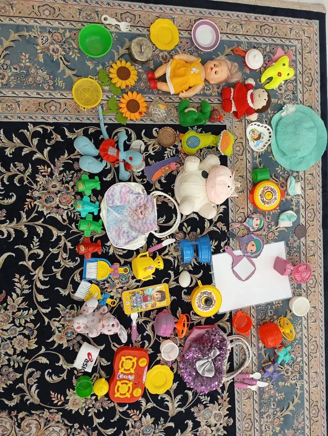 اسباب بازی همش با هم ۲۰۰تومن|اسباببازی|قم, دروازه ری|دیوار