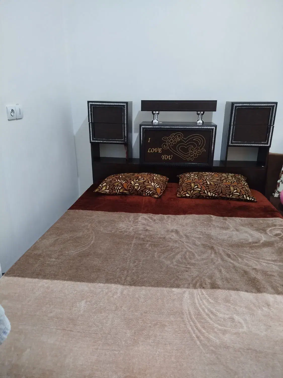 تخت دونفره و استند گل|تخت و سرویس خواب|نجف‌آباد, صالح آباد|دیوار