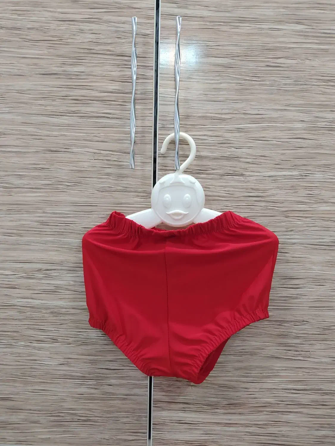 لباس ژیمناستیک|کفش و لباس بچه|ایوان, |دیوار